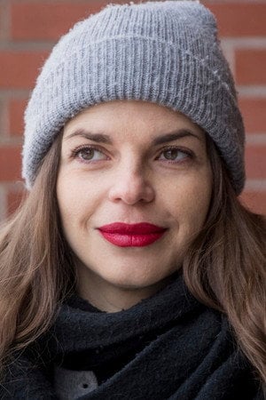 Photo of Annie St-Pierre from the Latest Netflix gallery