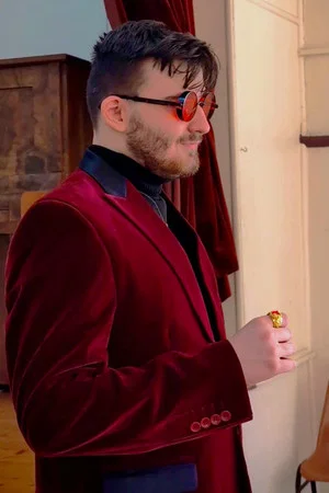 Photo of Aidan MacKay from the Latest Netflix gallery