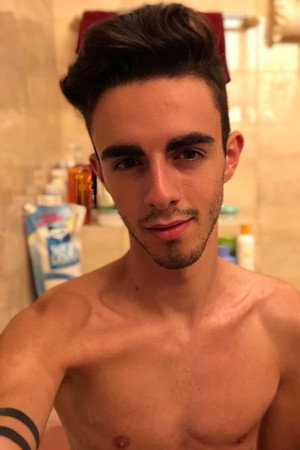 Photo of Jesse Evans from the Latest Netflix gallery