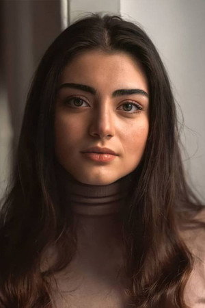Özge Törer photo