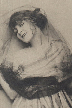 Photo of Gilda Langer from the Latest Netflix gallery