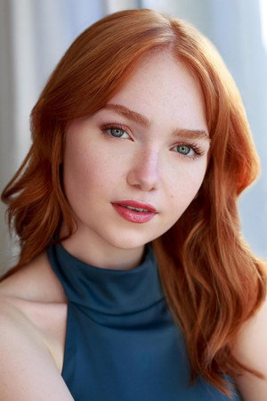 Photo of Sarah Sheehan from the Latest Netflix gallery
