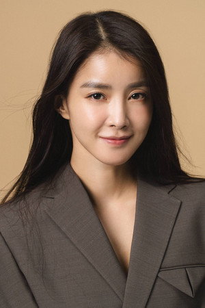 Lee Si-young photo