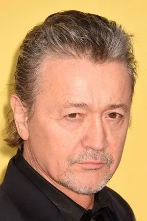 Photo of Mark Collie from the Latest Netflix gallery