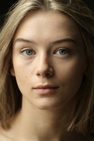 Photo of Eloise Smyth from the Latest Netflix gallery