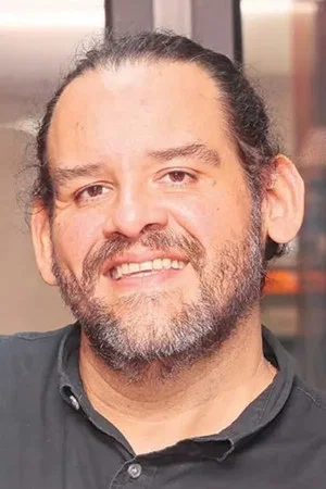 Photo of Arturo Menéndez from the Latest Netflix gallery