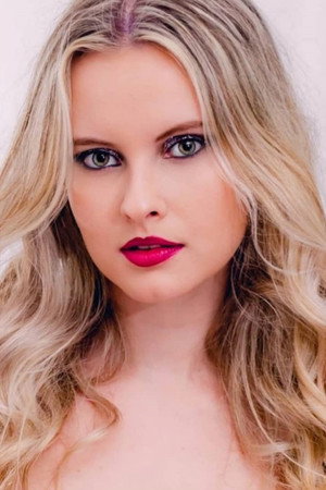 Photo of Leticia Botelho from the Latest Netflix gallery