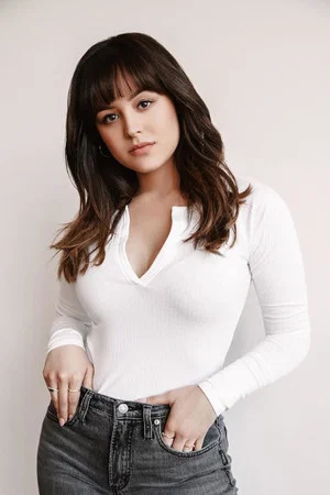 Photo of Hayley Orrantia from the Latest Netflix gallery