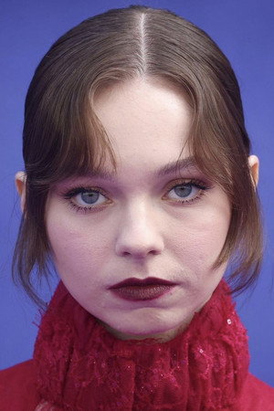 Photo of Emma Myers from the Latest Netflix gallery