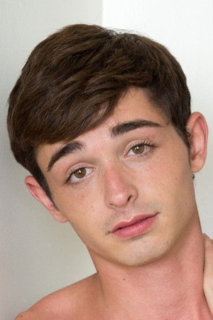 Photo of Grayson Lange from the Latest Netflix gallery