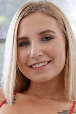 Photo of Stella Raee from the Latest Netflix gallery