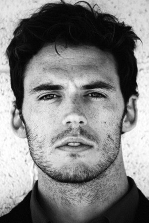 Sam Claflin photo