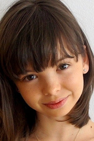 Photo of Anaïs Bret from the Latest Netflix gallery