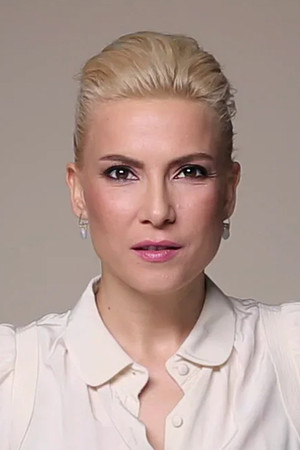 Şebnem Dönmez photo