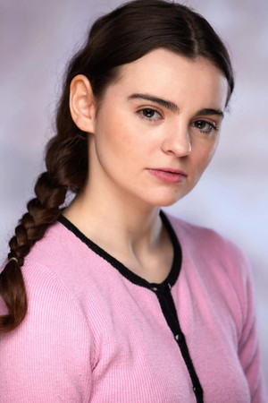 Photo of Eva McManus from the Latest Netflix gallery