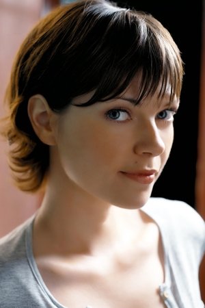 Nicole De Boer photo
