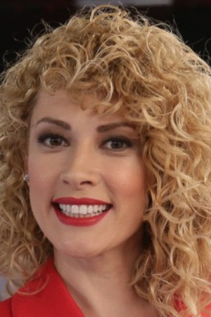 Açelya Topaloğlu photo