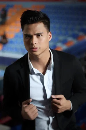 Photo of John Vic De Guzman from the Latest Netflix gallery