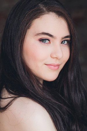 Lilla Crawford photo