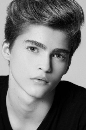 Photo of Alejandro Bermúdez from the Latest Netflix gallery