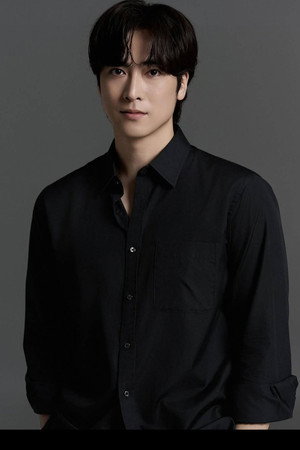 Photo of Moon Byeong-seol from the Latest Netflix gallery