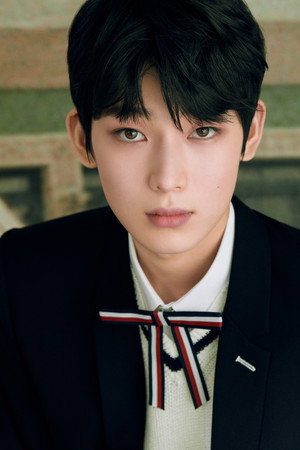 Photo of Sunoo from the Latest Netflix gallery