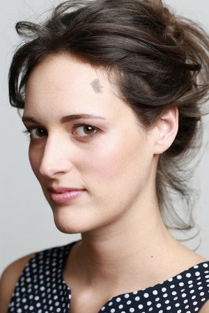 Photo of Phoebe Waller-Bridge from the Latest Netflix gallery