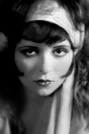 Clara Bow photo