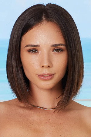 Photo of Eve Sweet from the Latest Netflix gallery