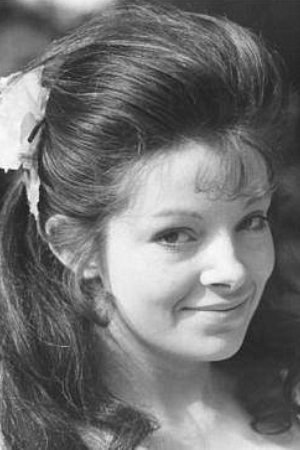 Anna Calder-Marshall photo