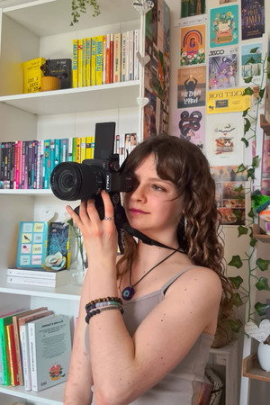 Photo of Louise Libs from the Latest Netflix gallery