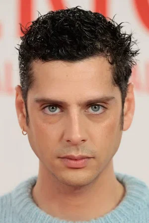 Photo of Eduardo Casanova from the Latest Netflix gallery