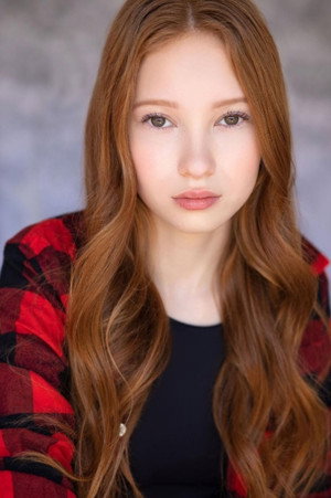 Photo of Caroline Elle Abrams from the Latest Netflix gallery