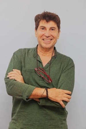 Photo of Julio Yúdice from the Latest Netflix gallery