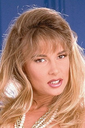 Deidre Holland photo