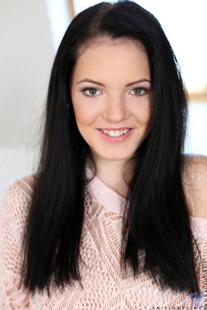 Photo of Anie Darling from the Latest Netflix gallery