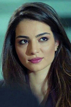 Melisa Aslı Pamuk photo