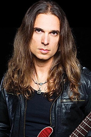 Photo of Kiko Loureiro from the Latest Netflix gallery