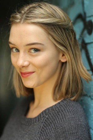 Photo of Eloise Smyth from the Latest Netflix gallery