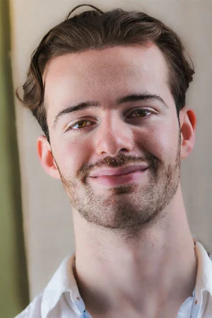 Photo of Oliver Penna from the Latest Netflix gallery