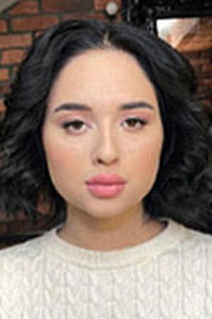 Photo of Jessie Ames from the Latest Netflix gallery