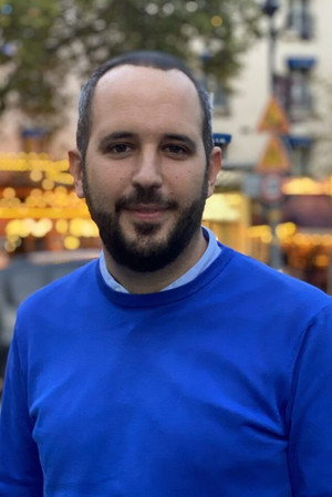 Photo of Antoine Sextier from the Latest Netflix gallery