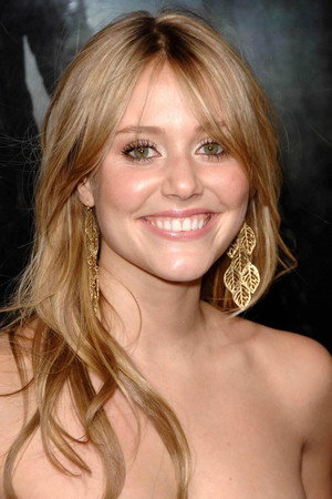 Julianna Guill photo