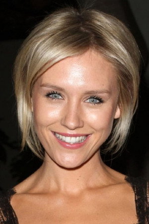 Nicky Whelan photo