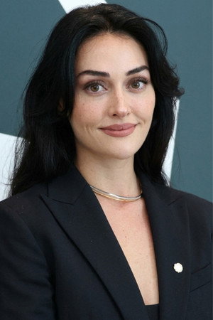 Photo of Esra Bilgiç from the Latest Netflix gallery