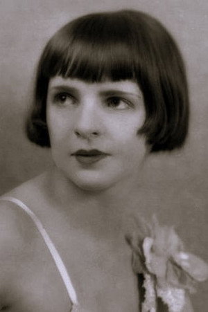 Photo of Harriet Hoctor from the Latest Netflix gallery