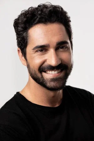 Photo of Eduardo Ferrés from the Latest Netflix gallery