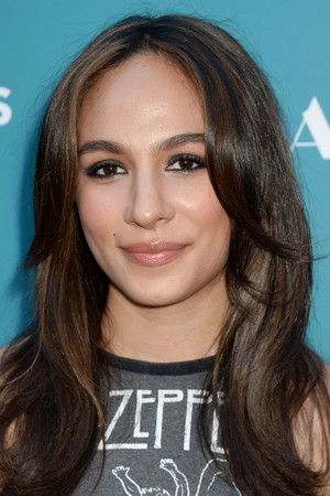 Aurora Perrineau photo