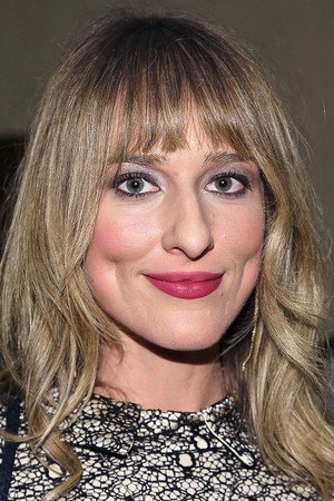 Photo of Hannah Leder from the Latest Netflix gallery
