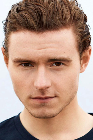Callan McAuliffe photo